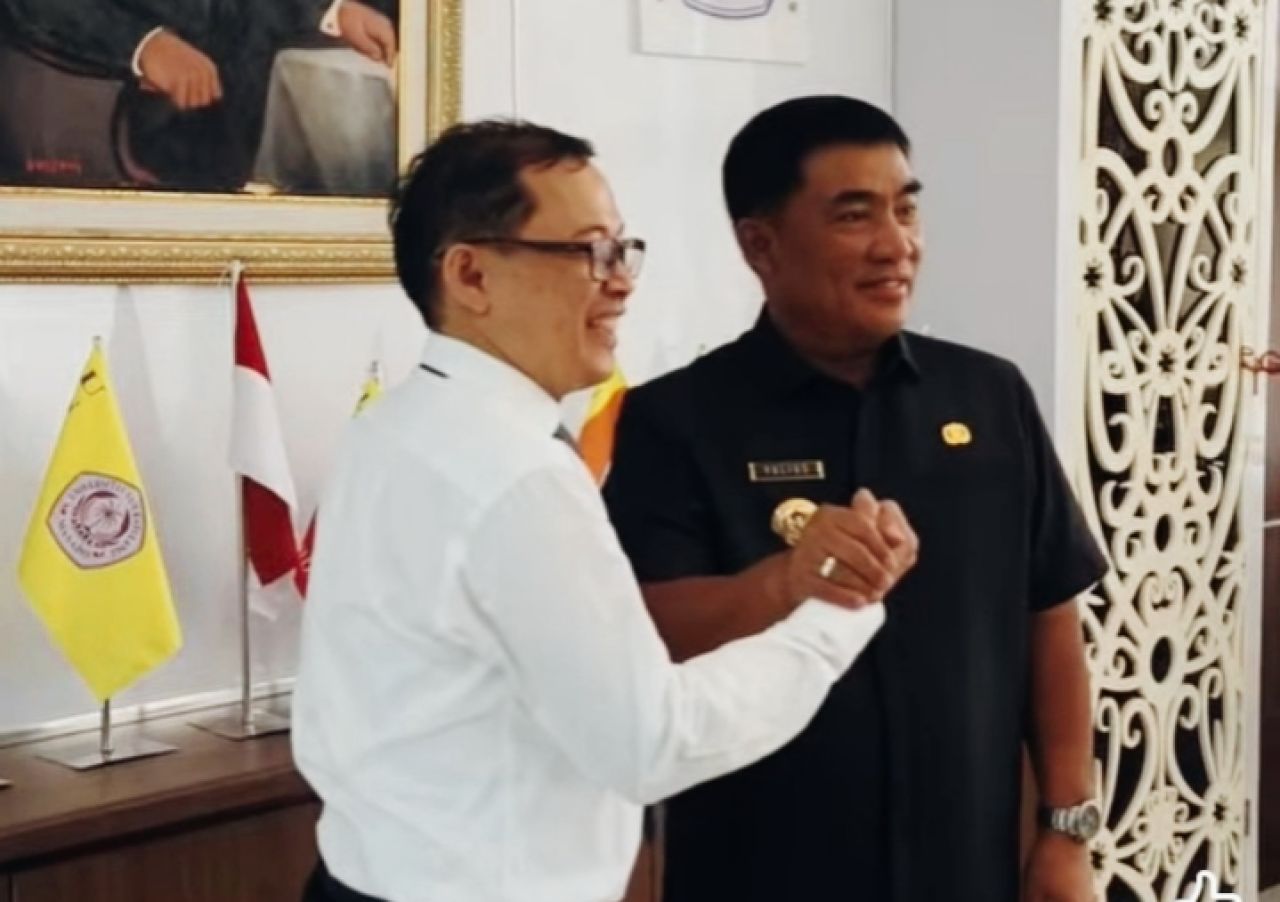 Gubernur Yulius Komaling Paparkan Arah Pembangunan Sulut di Unsrat