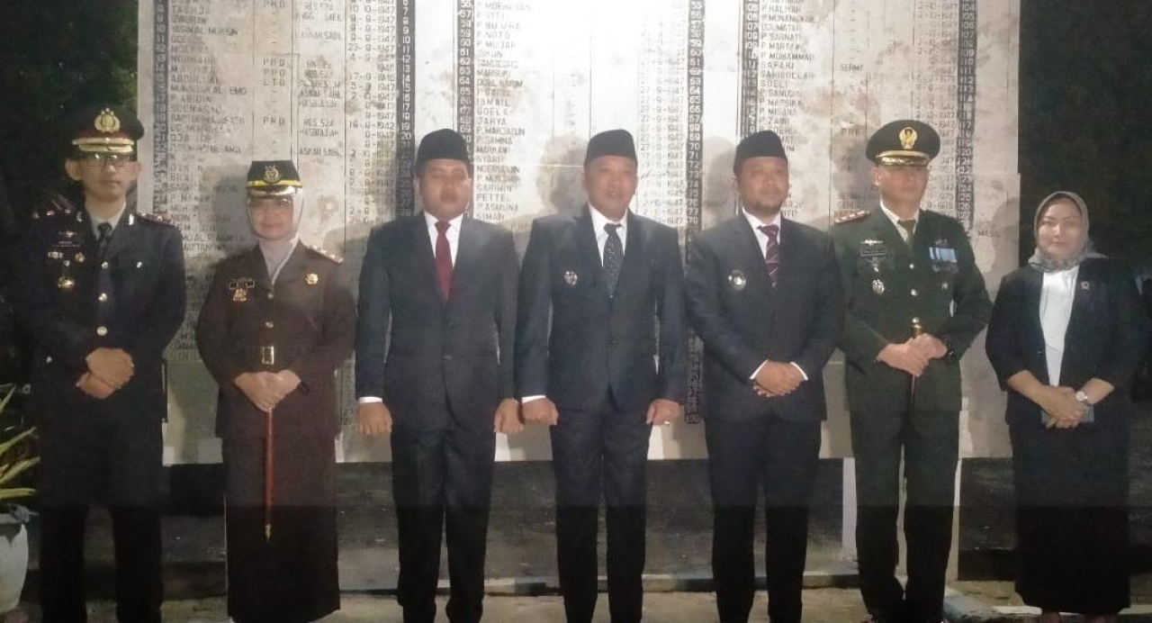 Upacara Renungan Suci HUT RI ke-80, Bupati Sampang: Kami Hadir untuk Mengenang Jasa Para Pahlawan