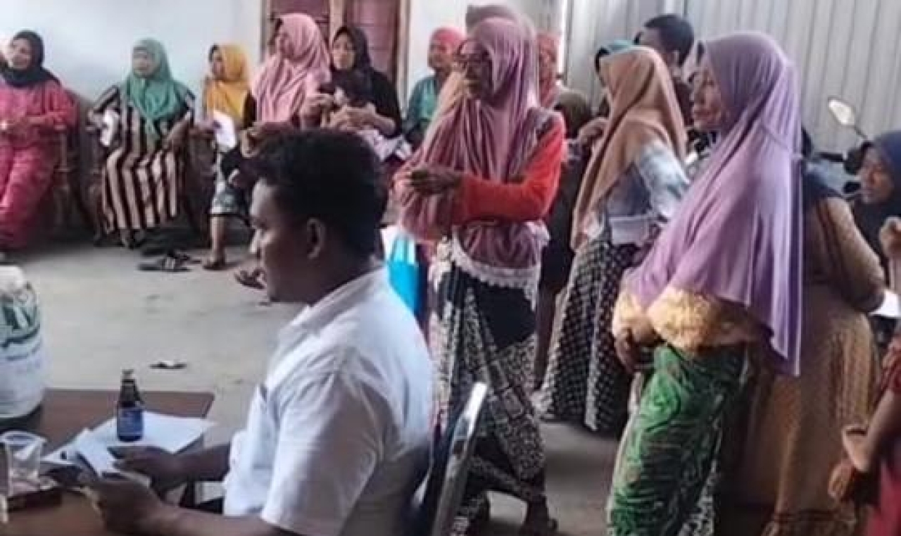 Pemerintah Desa Banyukapah Berhasil Salurkan Dana Bansos PKH Secara Utuh