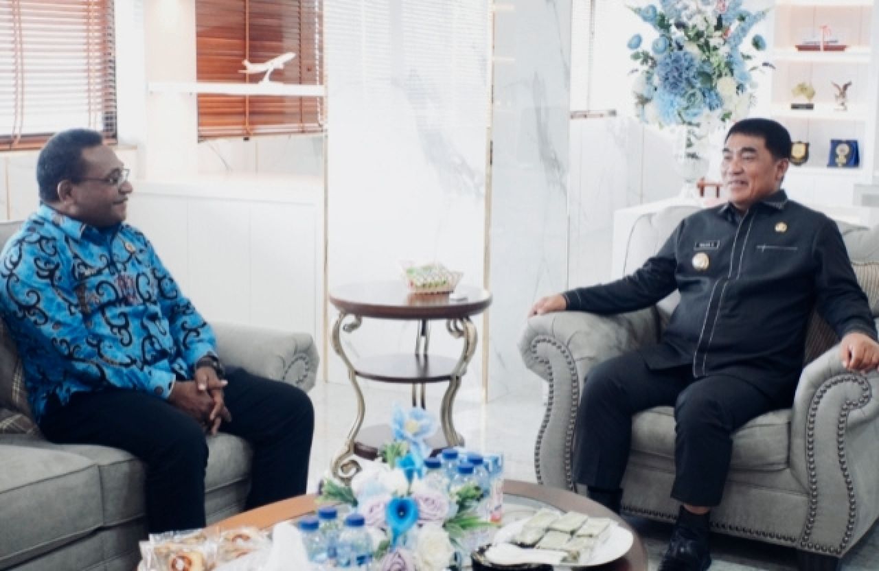 Gubernur Yulius Komaling Apresiasi Dedikasi Dr. Andi Taufik, Sambut Hangat Kajati Baru Sulut