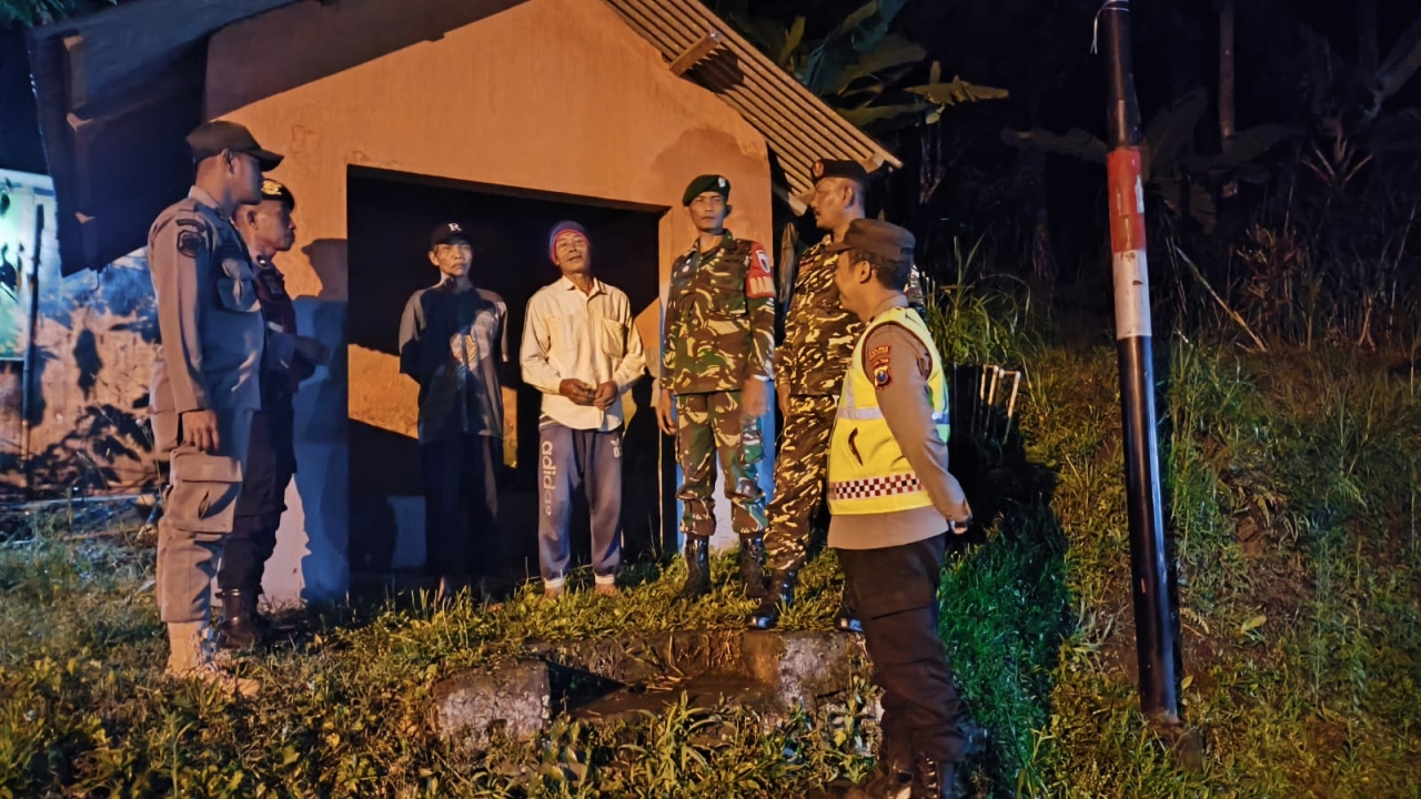 Sinergitas TNI - Polri Dan Masyarakat, Polsek Puspo Gelar Patroli antisipasi 3C jaga kondisifitas Wilayah