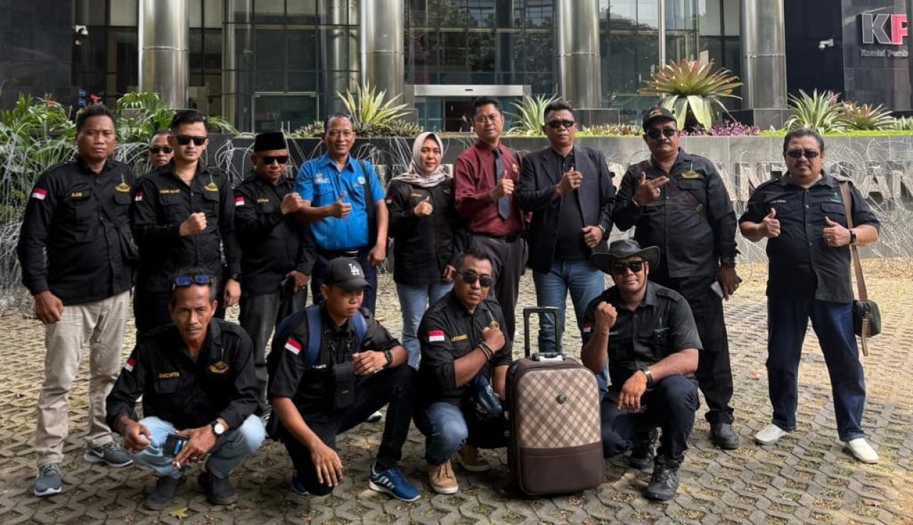 Bawa Satu Koper Bukti ke KPK: LSM HJM Laporkan Dugaan Korupsi 100 Desa di Lamongan dan Dugaan Jual Beli Pokir DPRD