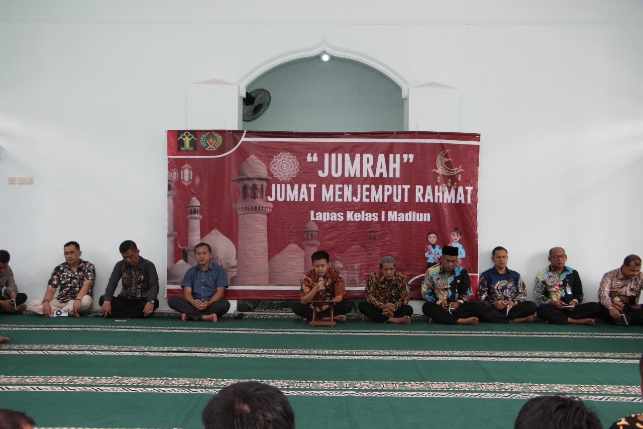 Tebar Berkah di Hari Jumat, Lapas I Madiun Gelar Kegiatan Menjemput Rahmat