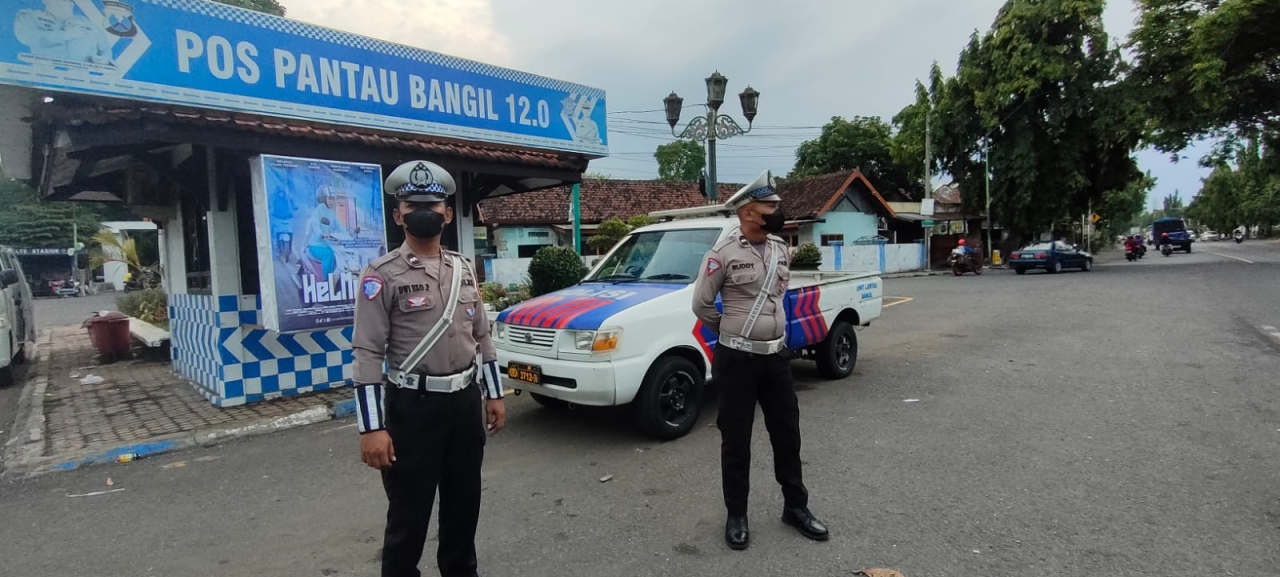 Satlantas Pasuruan Dorong Kesadaran Pelajar Gunakan Helm Lewat Program “Helm On”