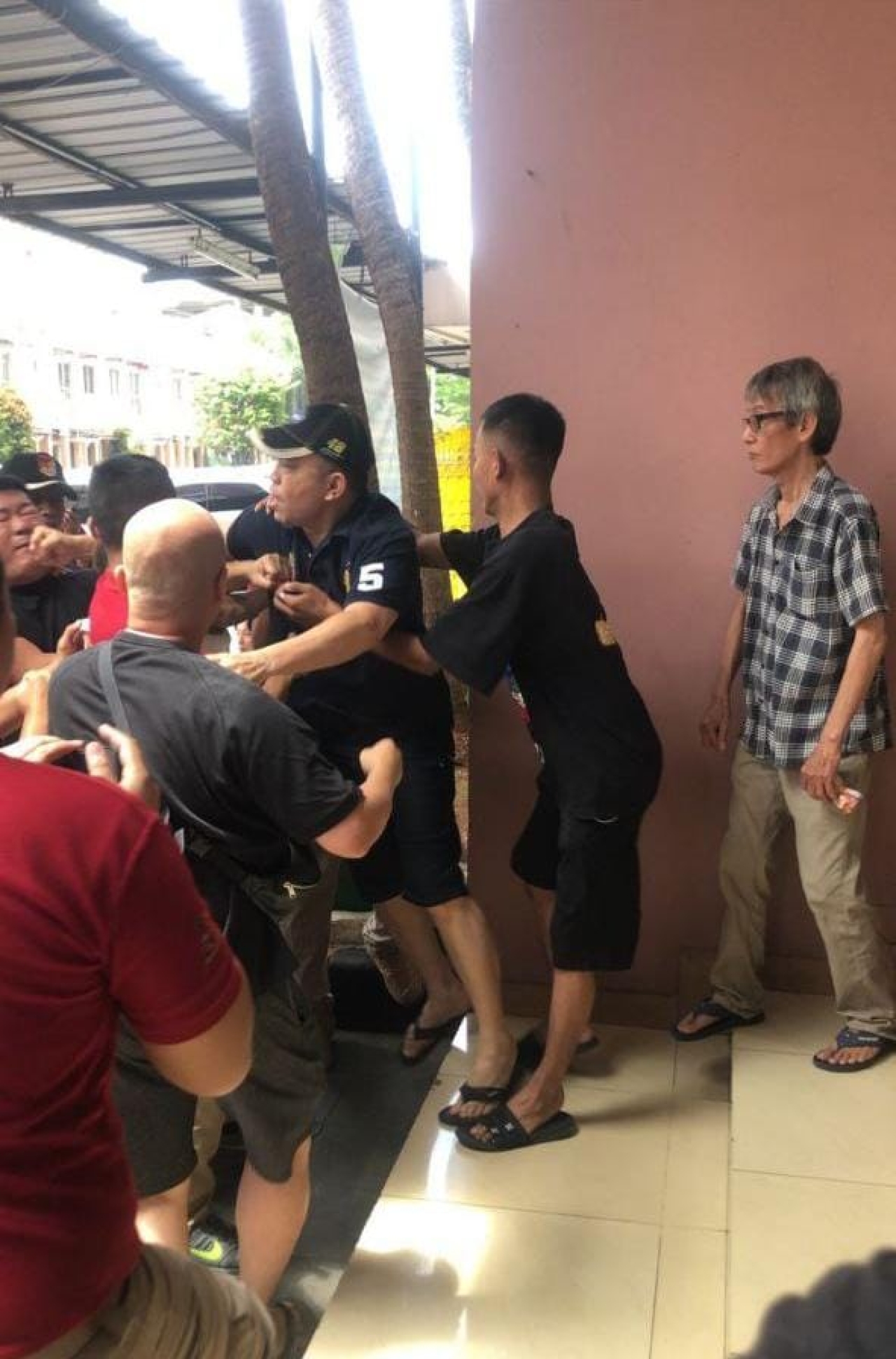 Kantor Pengurus PPPSRS City Resort Cengkareng Digempur Warga: Tuntut Transparansi IPL, Skandal Pengurus 20 Bulan Menyala