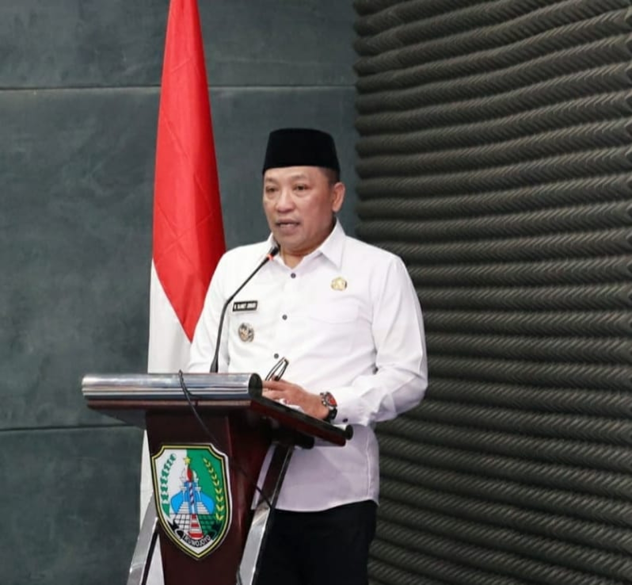 Foto: Bupati Sampang H. Slamet Junaidi,