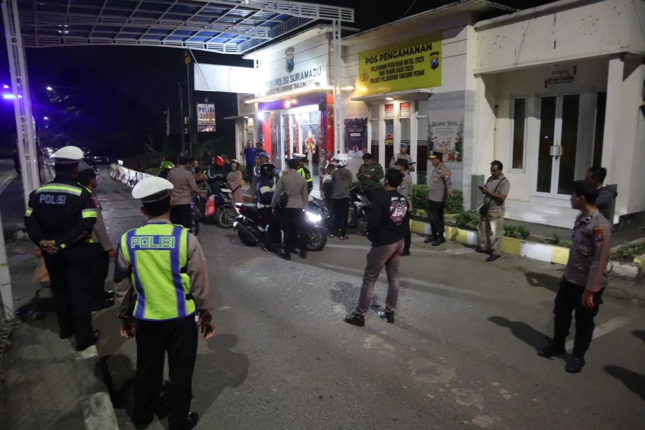 Harkamtibmas, Polres Pelabuhan Tanjung Perak Terus Gelar Pemeriksaan Kendaraan di Pospol Suramadu
