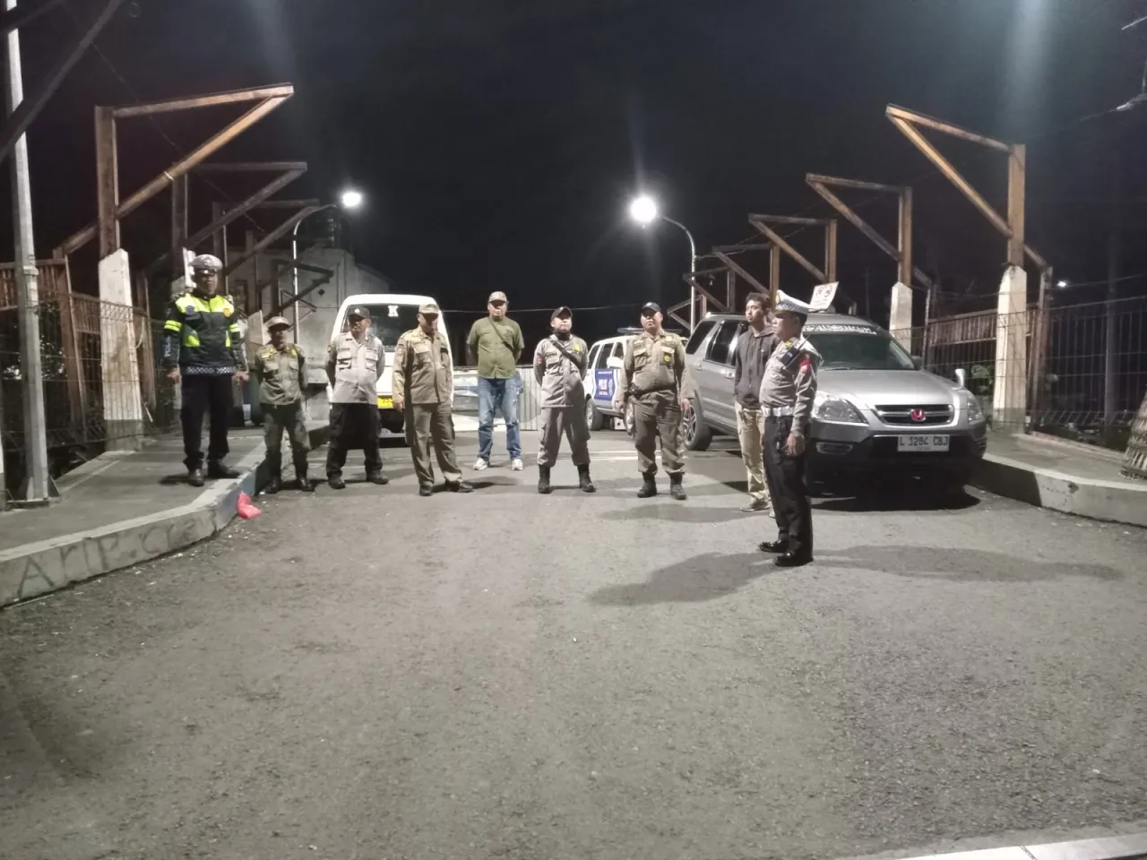 Wani!! Jogo Semampir Aman, Polisi, Satpol PP dan Warga Bersatu Jaga Kamtibmas