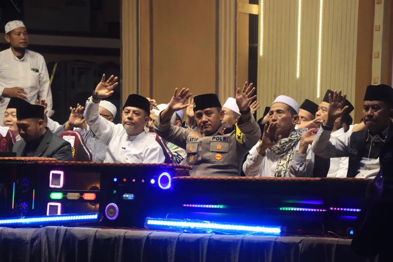 Kapolres Probolinggo : Malam Pergantian Tahun Kondusif, Masyarakat Gelar Sholawat dan Doa Bersama