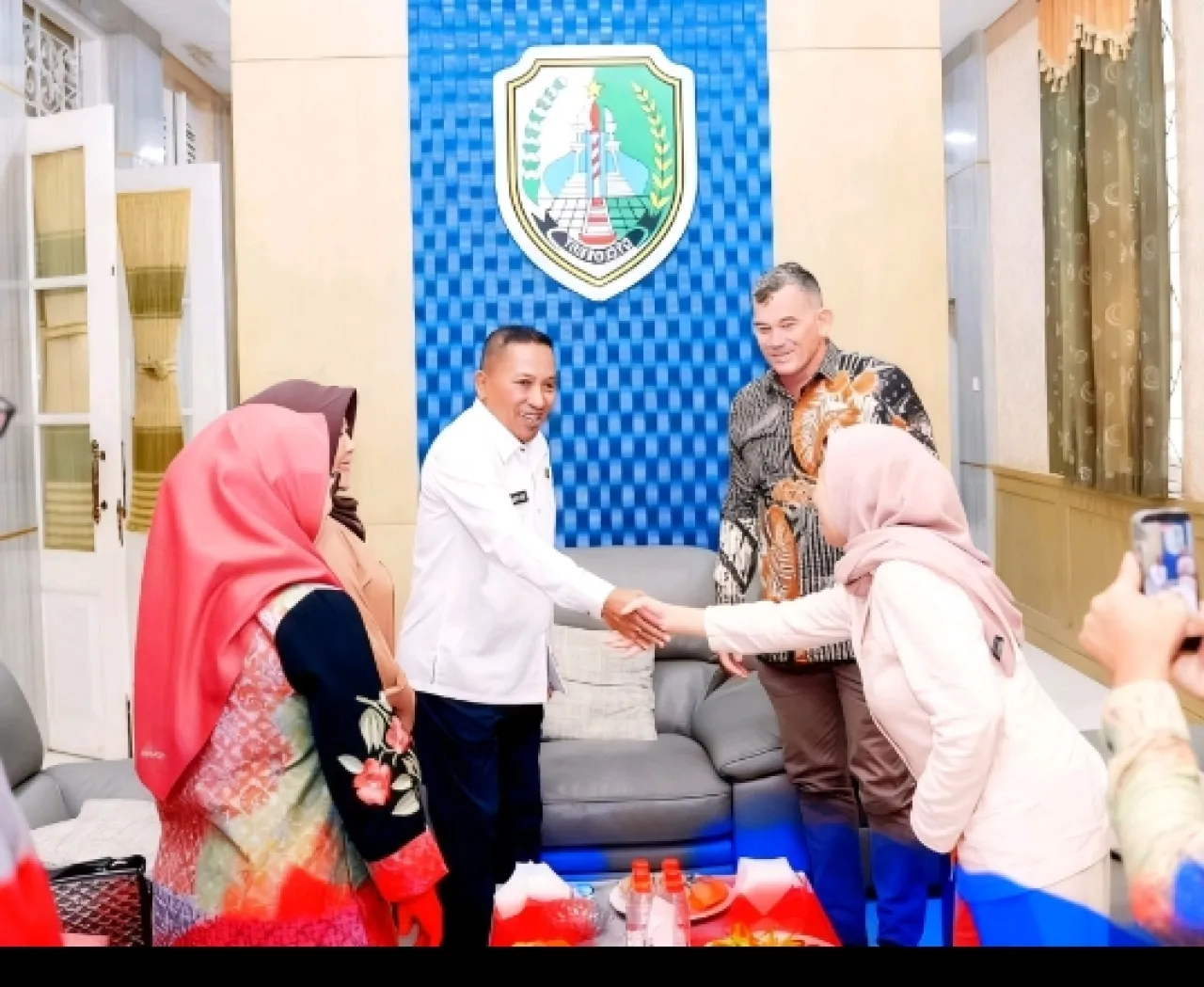 Langkah Strategis Menuju Ekososiomaritim, Bupati Sampang Terima Kunjungan Konjen Australia