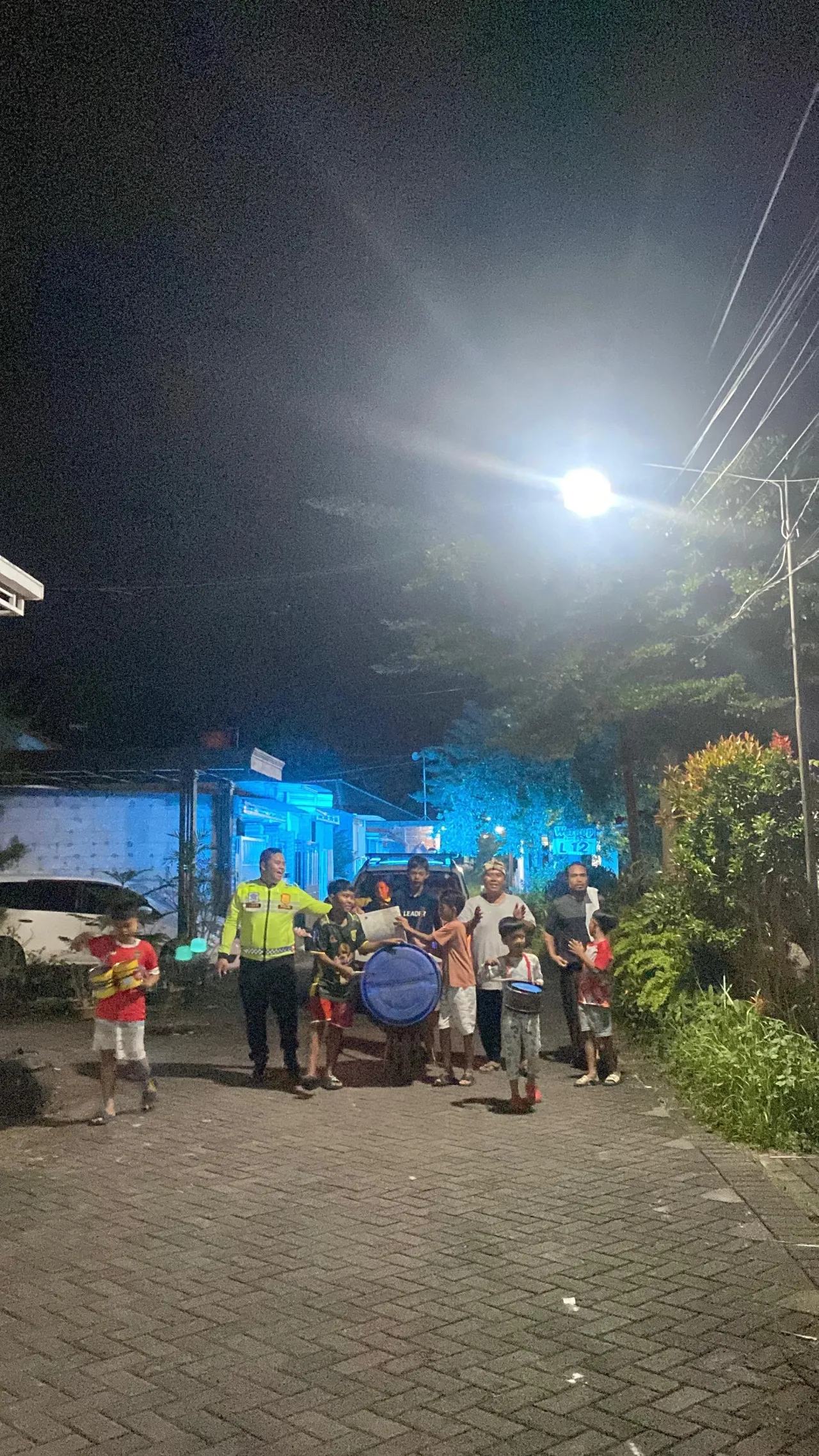 Jaga Kekhusyukan Ramadan, Satlantas Polres Pasuruan Gelar Patroli Sahur dan 'Gugah-Gugah' Bareng Warga