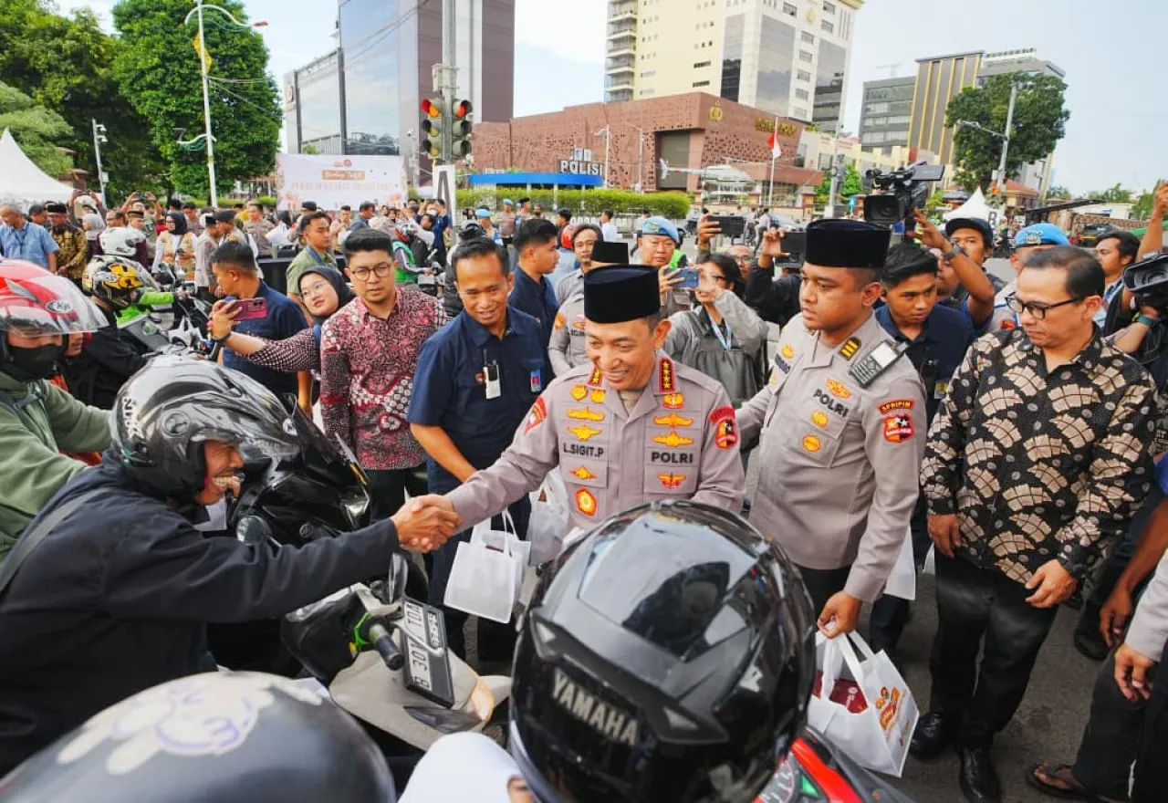 Bagikan Takjil dan Buka Puasa Bersama Bareng Insan Pers, Kapolri: Suara Media Suara Publik