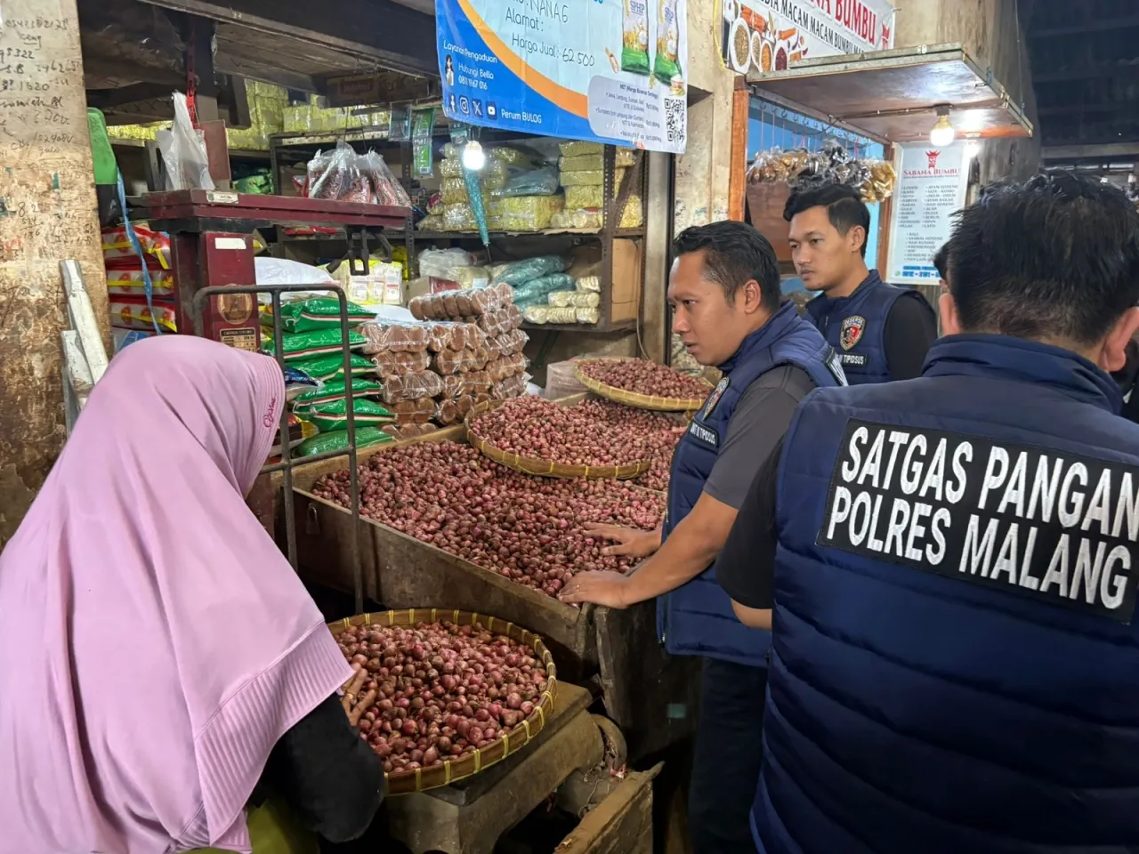 Satgas Pangan Polres Malang Sidak ke Pasar, Pastikan Harga dan Ketersediaan Bapokting Aman Jelang Ramadan*