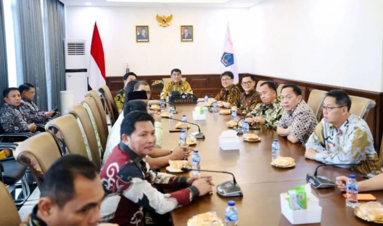 Hadir di Raker Gubernur Sulut, Wali Kota Hengky Honandar Tegaskan Komitmen Sinkronisasi Pembangunan Bitung