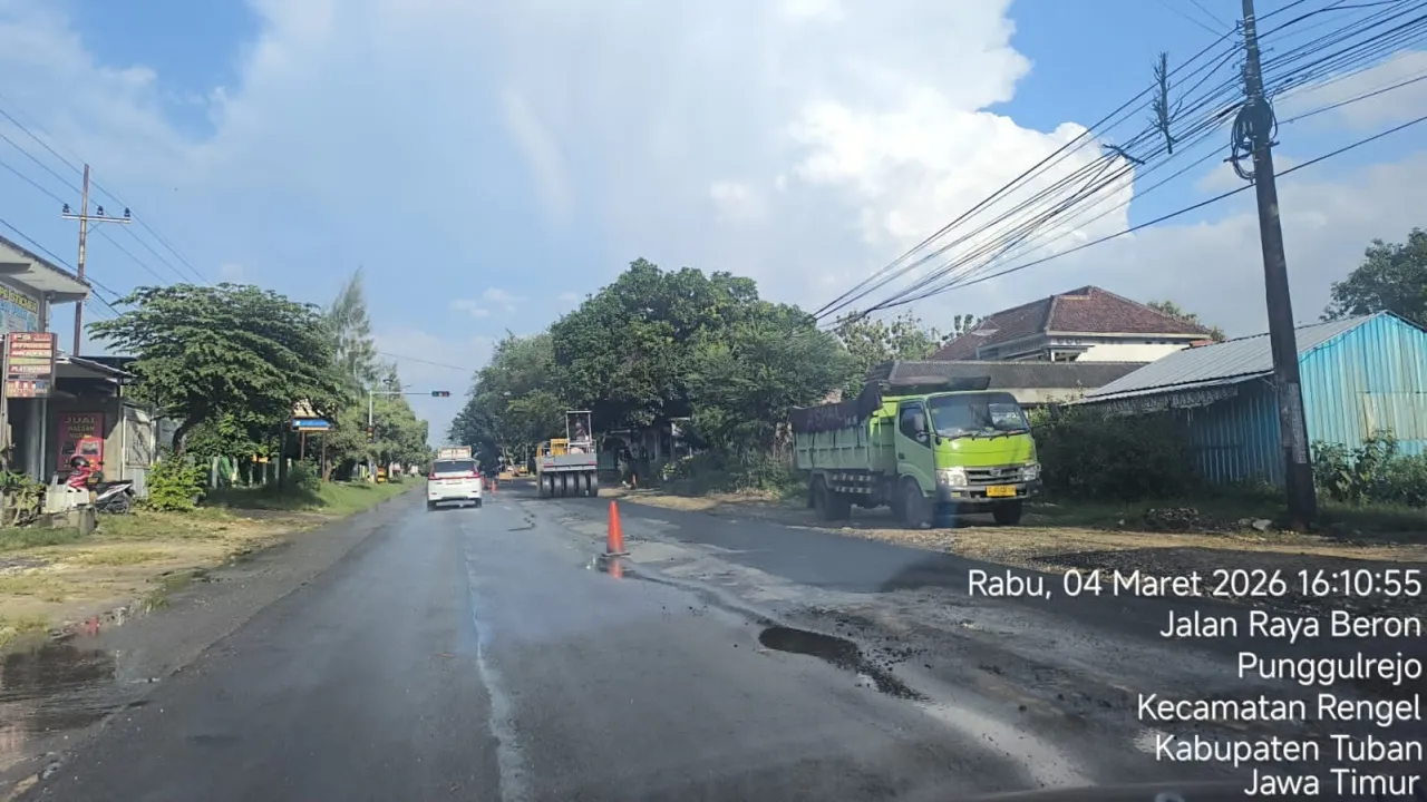 Proyek Pelebaran Jalan Pakah–Rengel Disorot, PT Timbul Jaya Persada Diduga Abaikan K3 dan Kualitas Pekerjaan