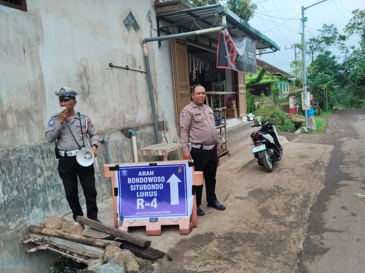Polres Bondowoso Maksimalkan Pengaturan Lalu Lintas Pascaputusnya Jembatan Sukowiryo