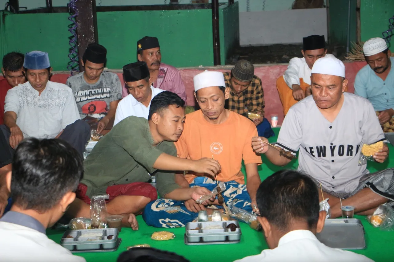 Pererat Kebersamaan di Bulan Ramadan, Lapas I Madiun Ajak Warga Binaan Buka Bersama