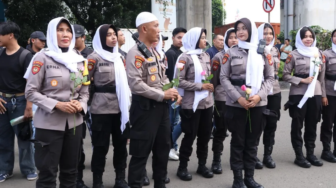 Sejukkan Ramadhan, Polda Metro Jaya Kedepankan Pendekatan Humanis Dan Tim Sholawat Dalam Pelayanan Penyampaian Aspirasi