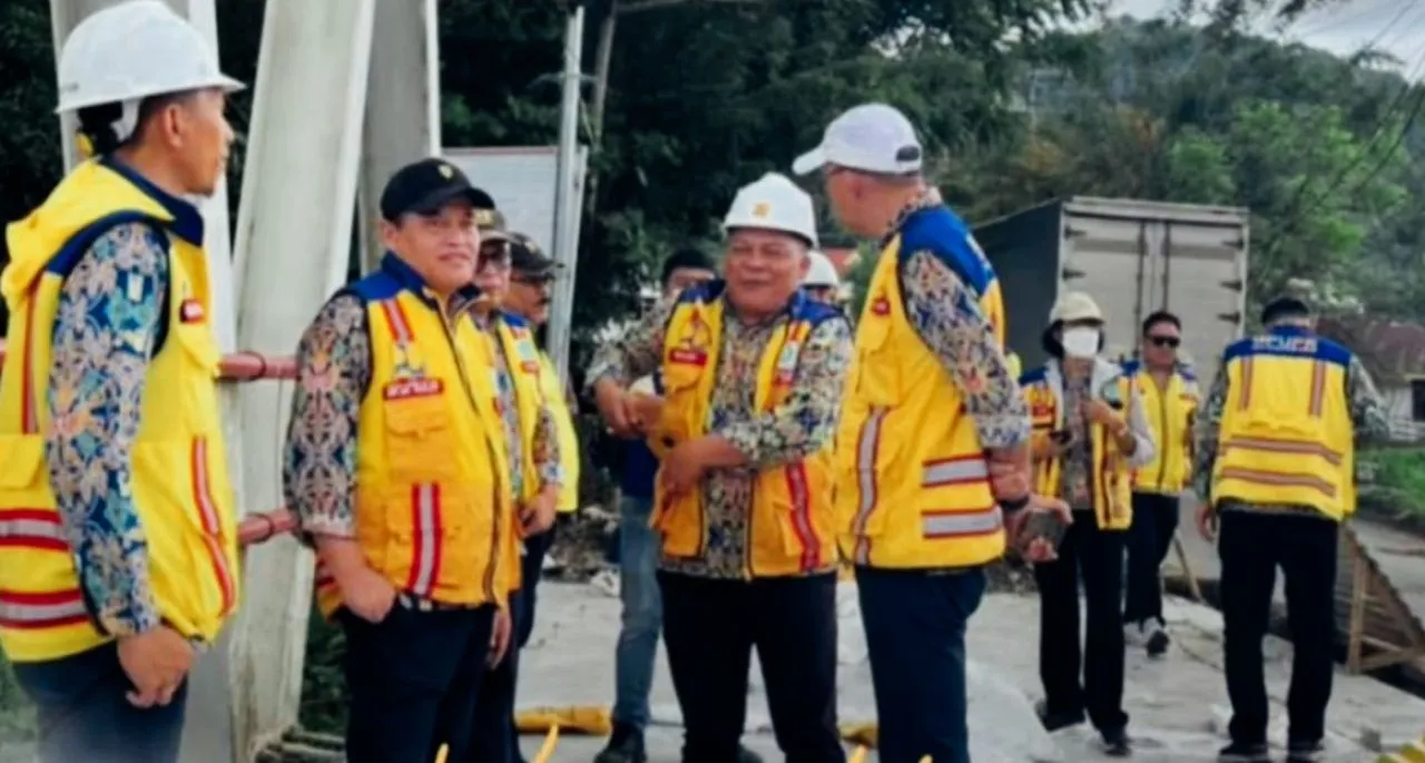 Rhismono Pimpin Monitoring Lapangan, Satker PJN Wilayah II Pastikan Pembangunan Jembatan Sesuai Standar Teknis