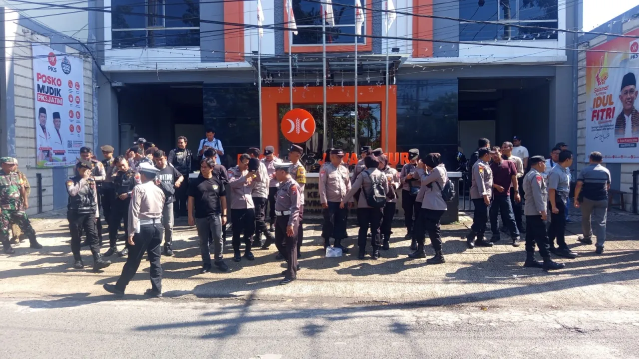 Pengamanan Aksi Unjuk Rasa Disiapkan Oleh Polsek Rungkut Surabaya Melibatkan Aparat Gabungan