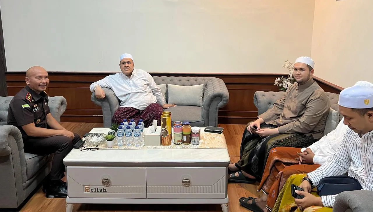 Perkuat Sinergitas, Kajari Sampang Sambut Hangat Silaturahmi Habib Alwi Bin Idrus Ba Agil