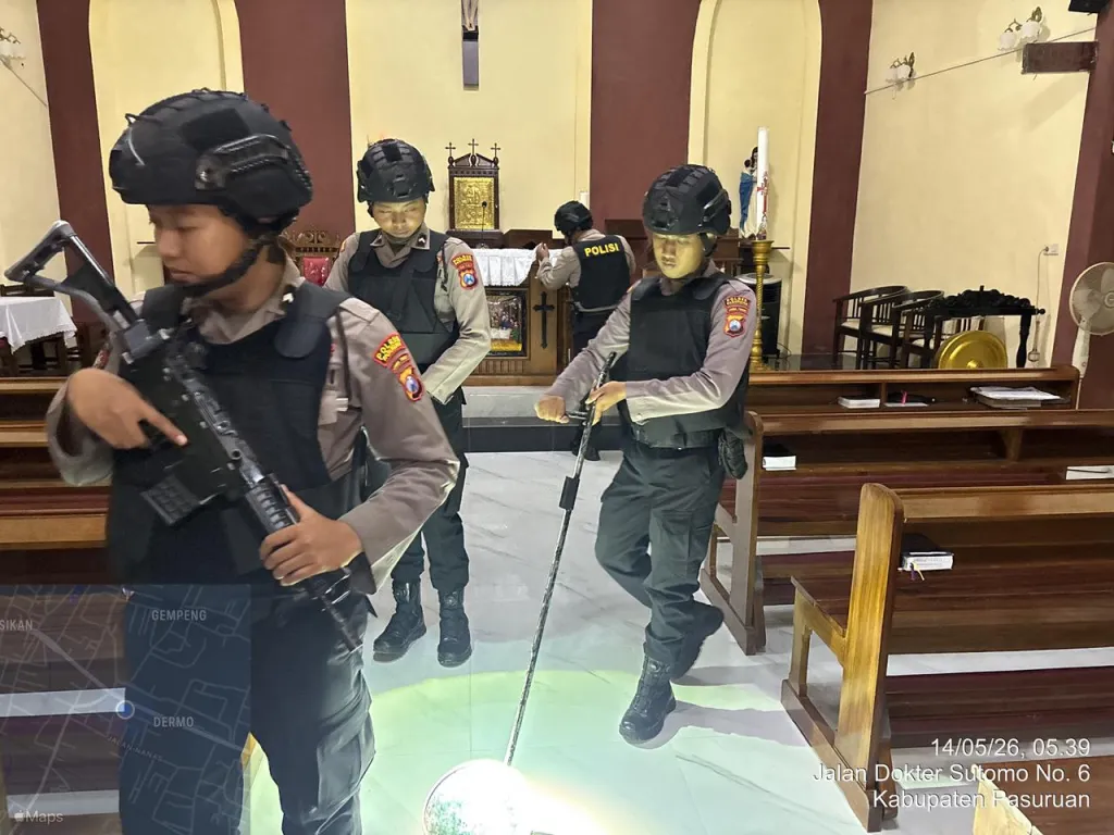 Polres Pasuruan Sterilisasi Gereja Tingkatkan Pengamanan  Ibadah Kenaikan Isa Almasih berjalan Aman