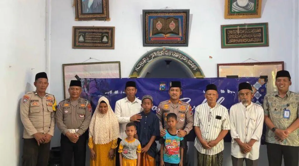 Jumat Berkah, Satlantas Polres Bangkalan Gelar “Polantas Menyapa” di Musholla Alfatih Pangeranan