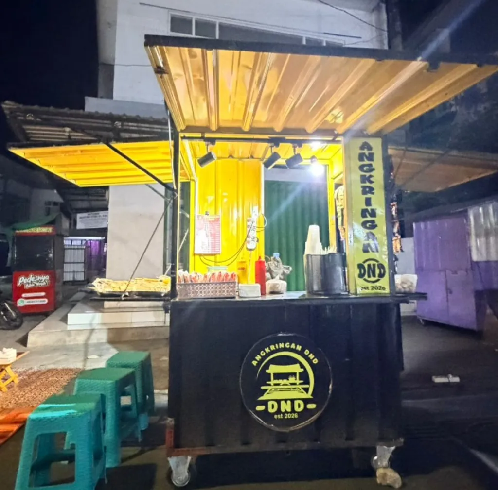 Inovasi Digital Angkringan DND: Oase Kuliner Murah yang Menggerakkan Ekonomi Sampang