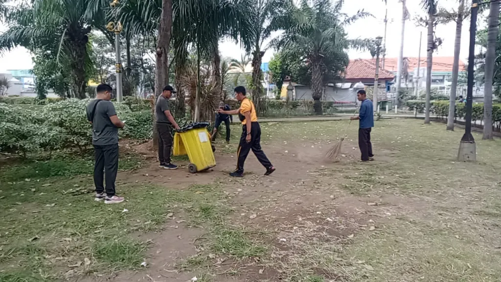Polsek Bangil Gelar Bakti Sosial Bersama Forkopimcam dan KOMPPAK Sambut Hari Bhayangkara ke-80