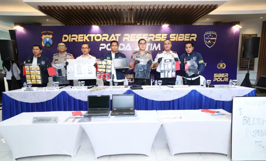 Polda Jatim Bongkar Sindikat Love Scamming Internasional, 3 Tersangka Diamankan