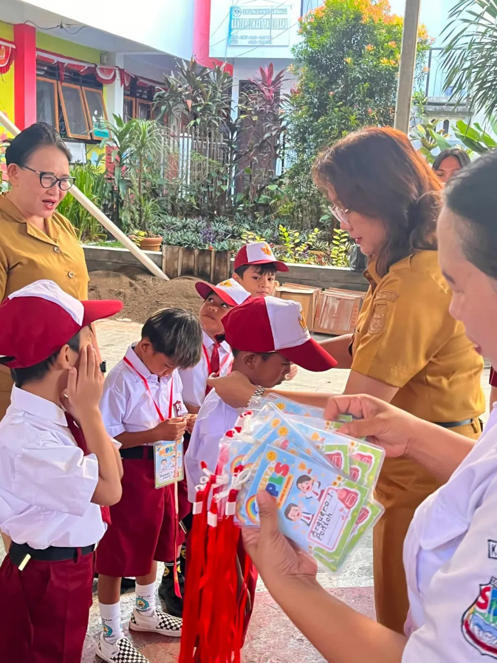 MPLS SD GMIM 27 Manado Berlangsung Penuh Semangat, Kepala Sekolah Ajak Siswa Sambut Tahun Ajaran Baru dengan Optimisme