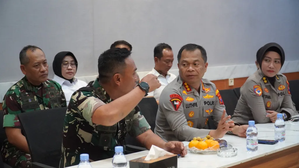 Kapolrestabes Surabaya Perkuat Sinergi dengan Dandim 0830, Komitmen TNI-Polri Hadir Menjaga Keamanan Kota