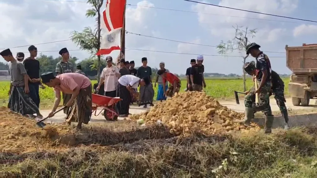 Satu Tekad, Satu Langkah: TNI dan Warga Bangun Jalan Harapan di TMMD Sampang