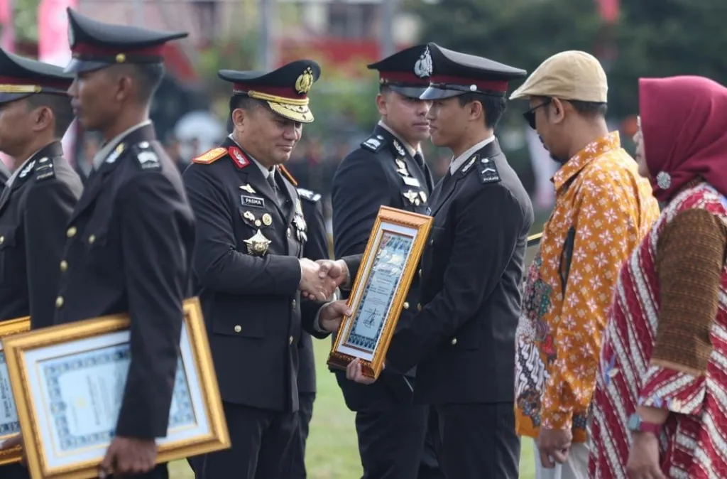 Maknai HUT ke-81 RI, Polda Jatim Tekankan Pelayanan Terbaik untuk Masyarakat