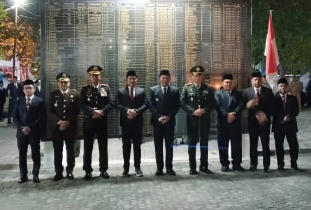 Khidmat Renungan Suci HUT Ke-81 RI di TMP Kusumanegara Sampang, Penghormatan Tertinggi untuk Para Pahlawan