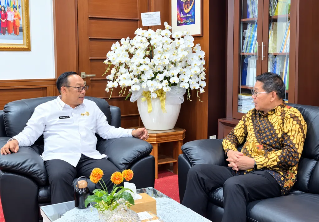 Hengky Honandar Perkuat Komunikasi dengan Pemerintah Pusat, Dorong Birokrasi Profesional dan Energi Berkelanjutan
