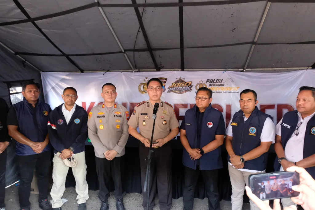 Polda Jatim dan Tim Gabungan Lakukan Penindakan dan Penegakan Hukum Narkoba di Jalan Kunti Surabaya