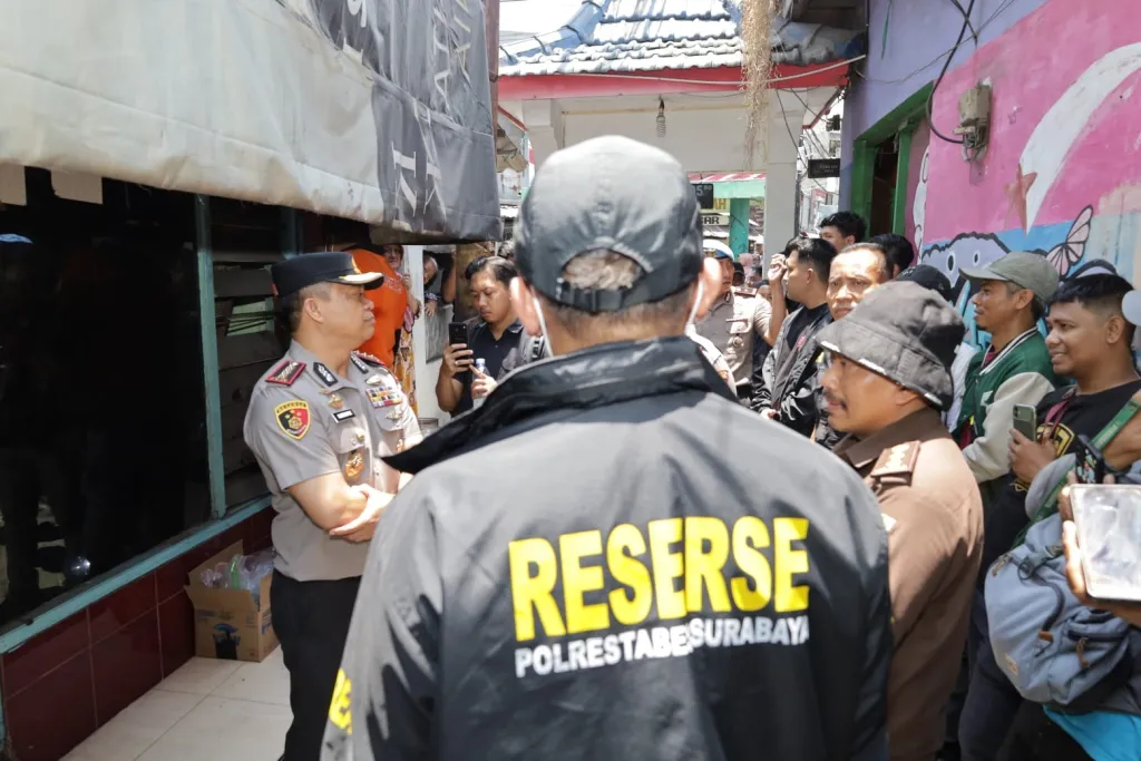 Polrestabes Surabaya Gelar Rekonstruksi Pembunuhan Wanita di Putat Jaya, 55 Adegan Diperagakan
