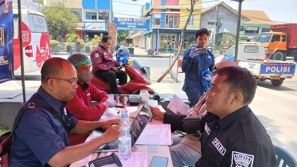 HUT Humas Polri ke-75, Polres Pasuruan Gelar Bakti Sosial Donor Darah di Bangil