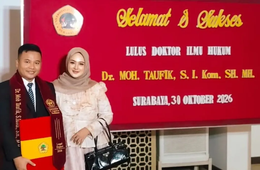Bung Taufik Resmi Raih Gelar Doktor Ilmu Hukum, Sosok Doktor Muda dengan Gagasan Hukum Progresif