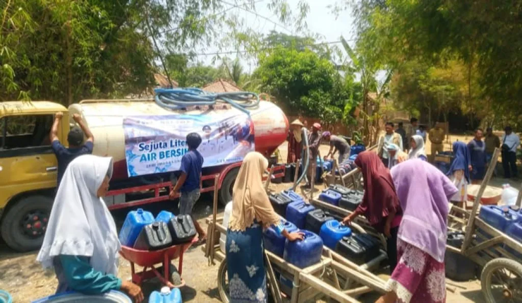 35 Tengki Bantuan Air Forum Sampang Sehat Sentuh 6 Desa di Kecamatan Sreseh