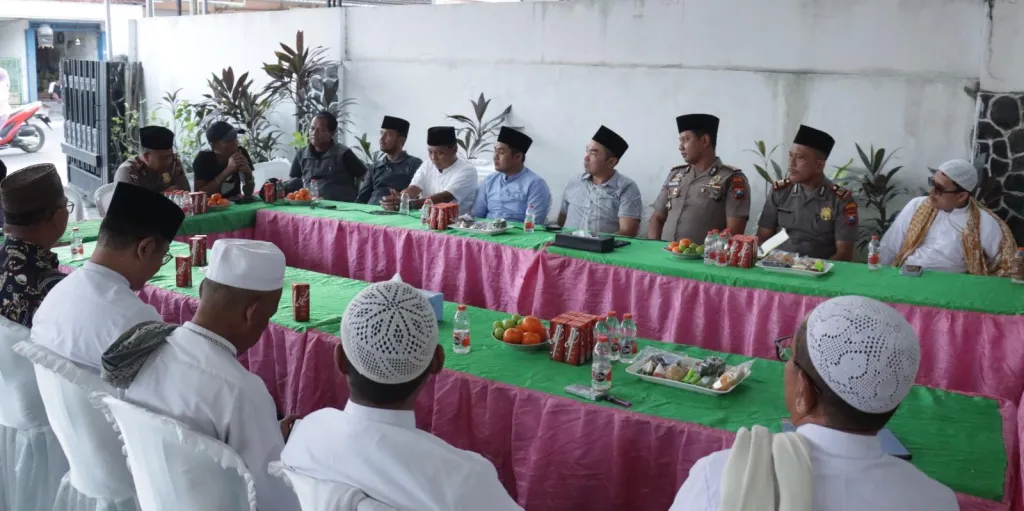 Lewat 'Ngopi Bareng Ulama', Kapolres Sampang Serap Aspirasi Pencegahan Narkoba di Sekolah