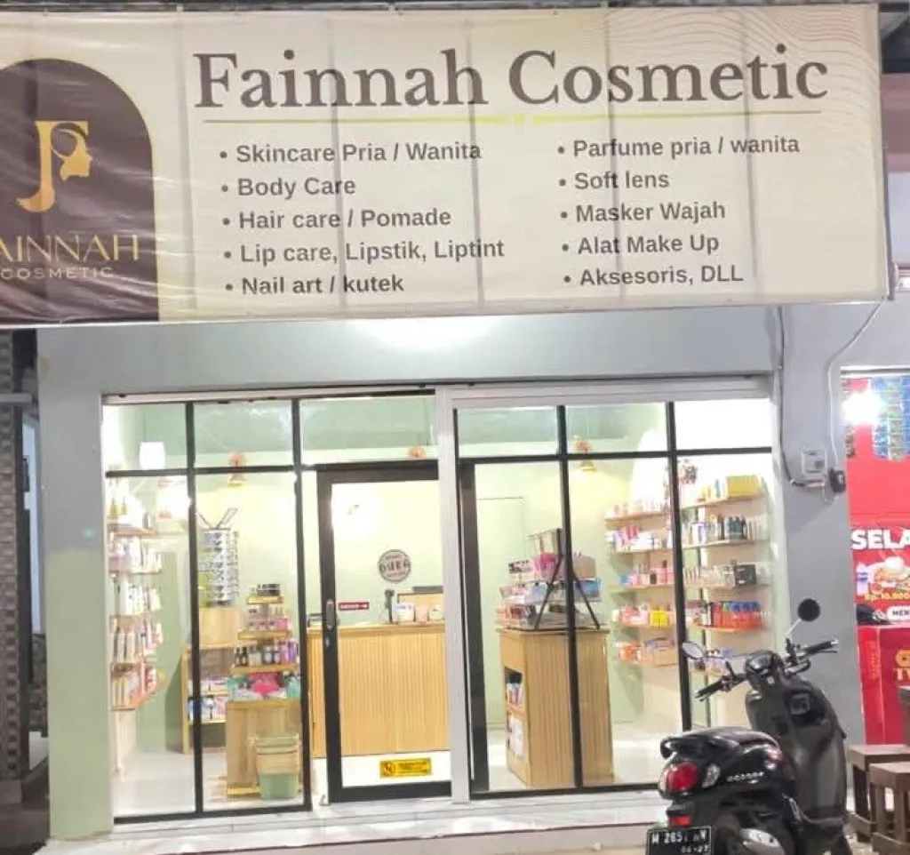BRI Cabang Sampang Dorong Digitalisasi UMKM Melalui Pemanfaatan QRIS di Fainnah Cosmetic