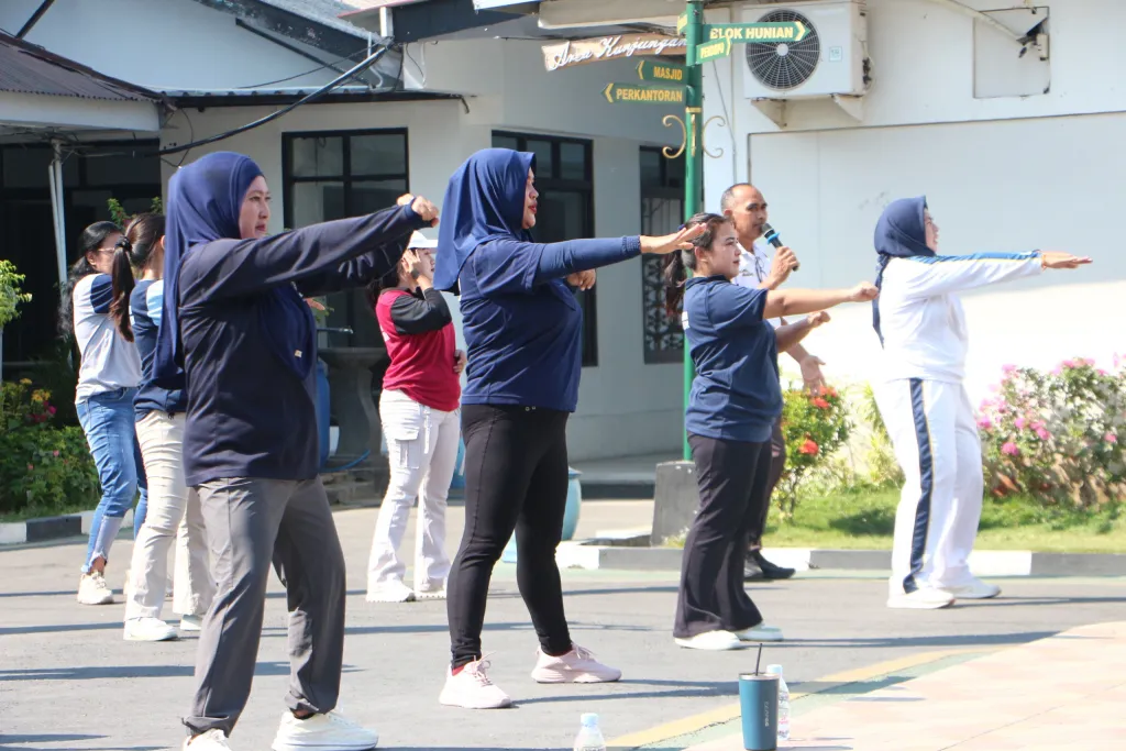 Lapas Kelas I Madiun Dorong Pola Hidup Sehat Warga Binaan melalui Senam Bersama