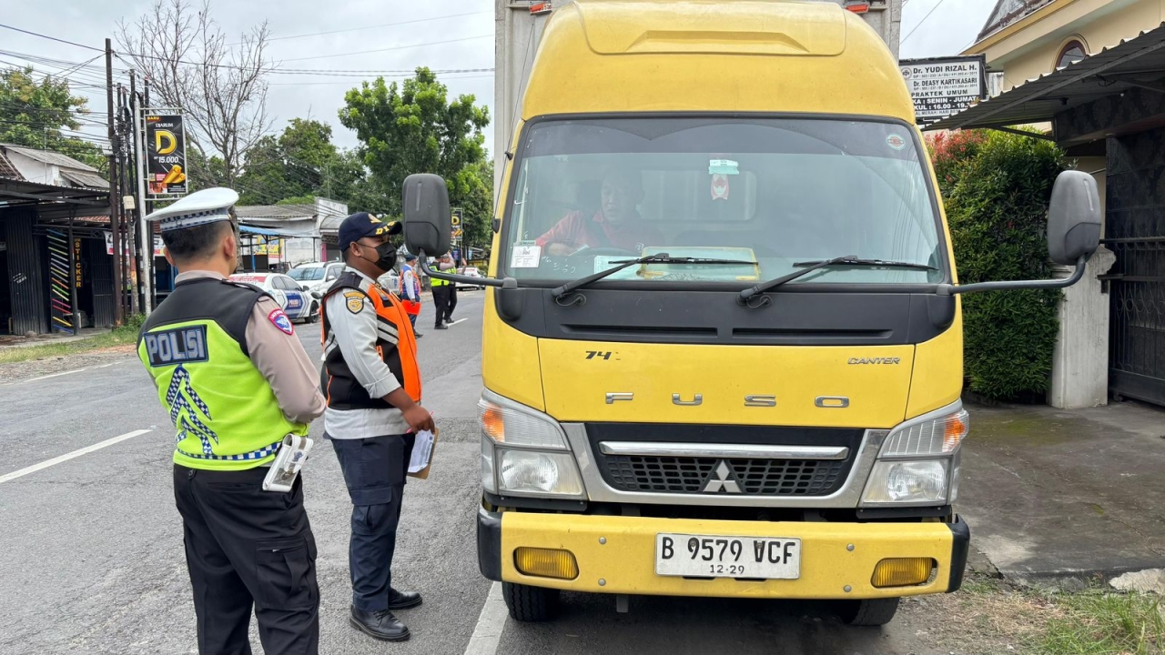 Polres Nganjuk Gelar Operasi Gabungan, Perketat Inspeksi Keselamatan Angkutan Jalan