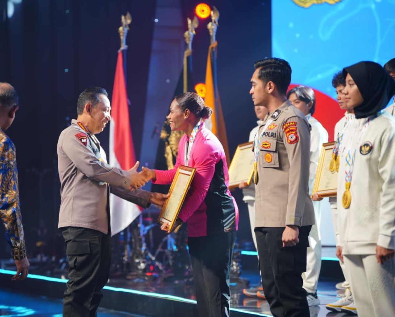 Kapolri Beri Apresiasi ke Atlet Polri dan Non-Polisi yang Berprestasi di Sea Games 2025