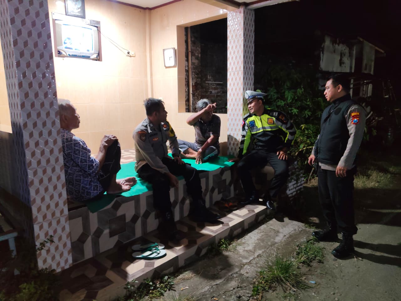 Pasca Lomba Siskamling, Polsek Warujayeng Intensifkan Sambang Pos Kamling
