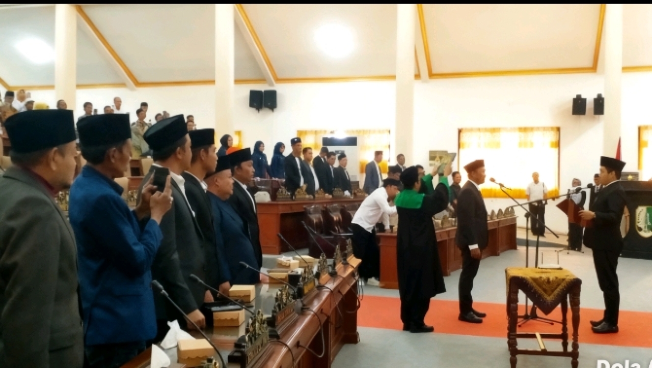 Foto: pengambilan sumpah dan janji Pengganti Antar Waktu (PAW) anggota DPRD sisa masa jabatan 2024–2029