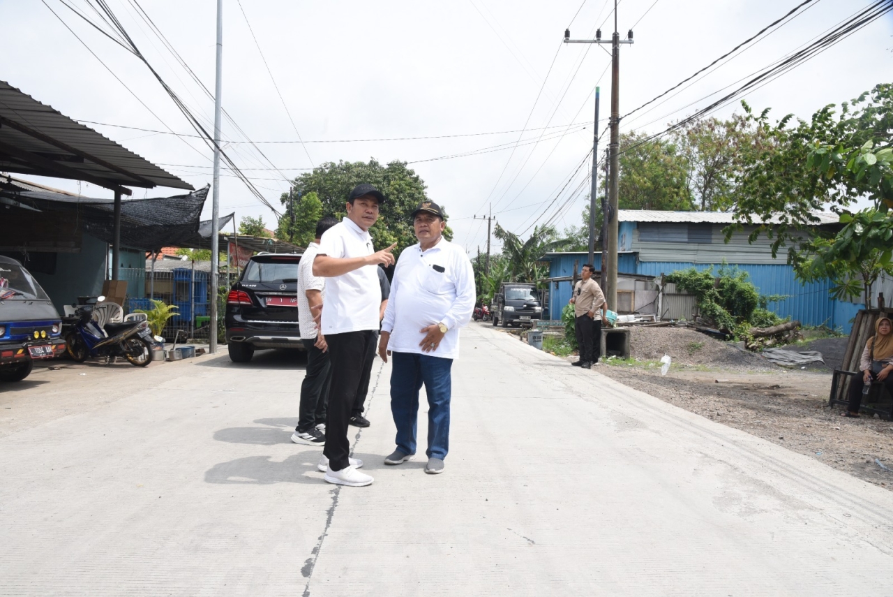 Bupati Ajak Anggota Dewan Manfaatkan Pokirnya Untuk Beton Jalan
