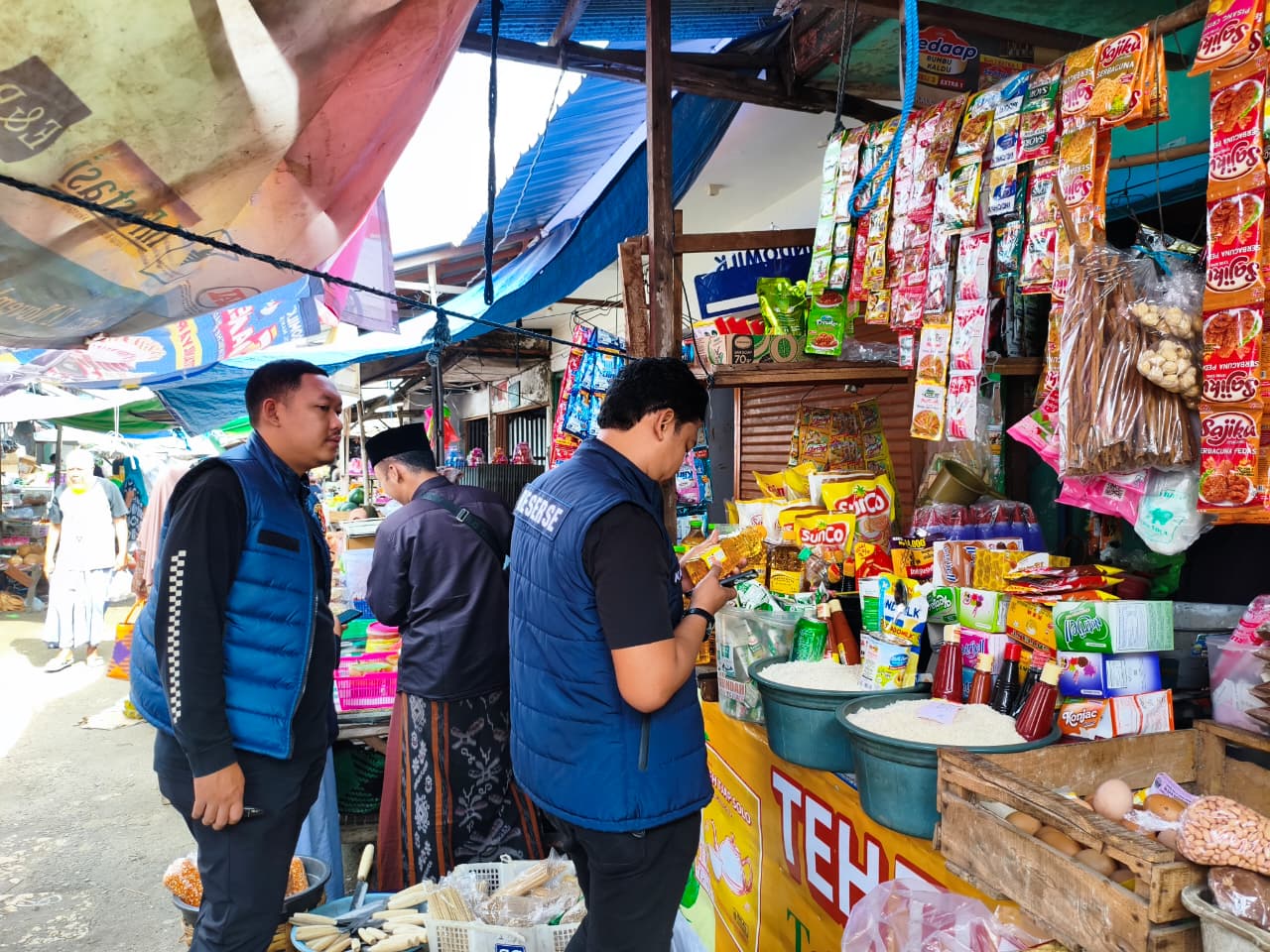 Polres Bangkalan Bersama Dinas Turun Langsung ke Pasar Jelang Ramadhan 2026, Pastikan Stok dan Harga Bahan Stabil